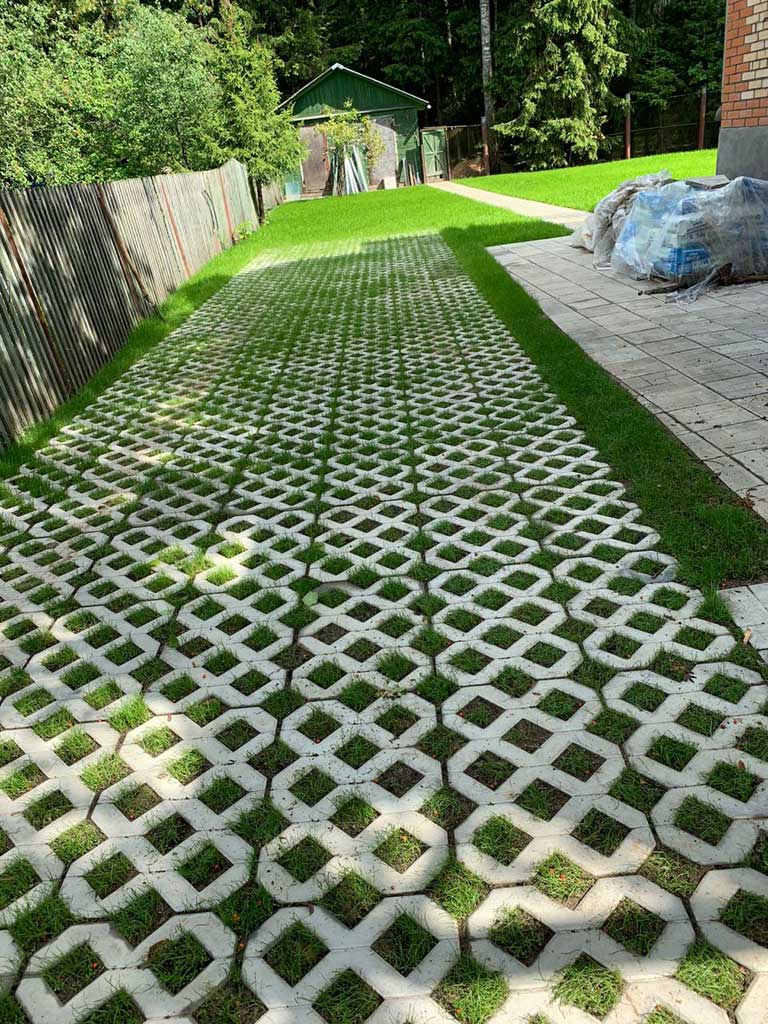 Купить бетонную газонную решетку