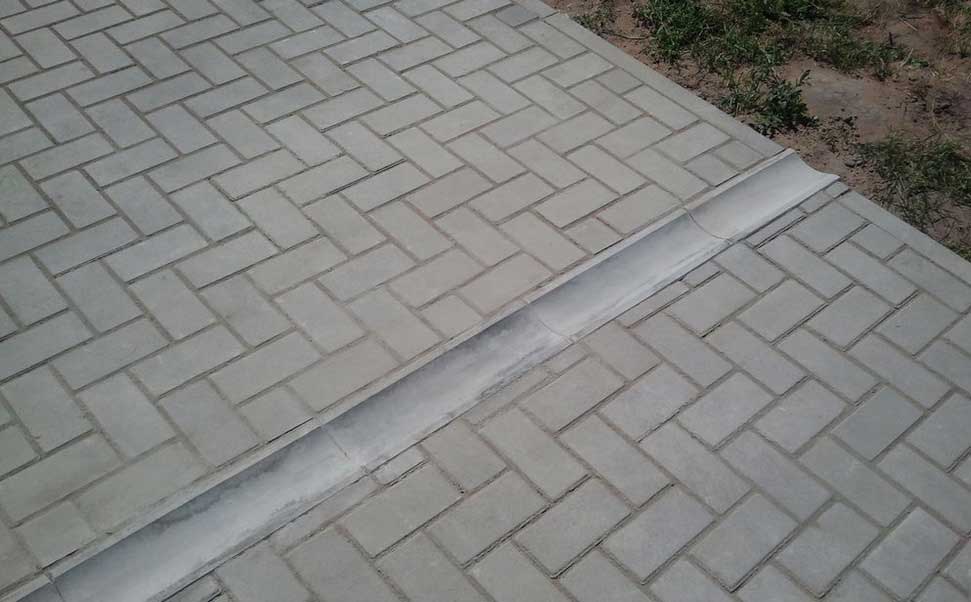 Водосток бетонный тротуарный
